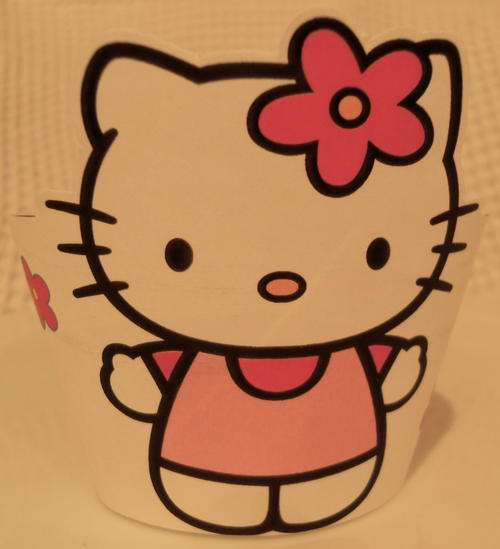 Hello Kitty Cupcake wrappers (8)