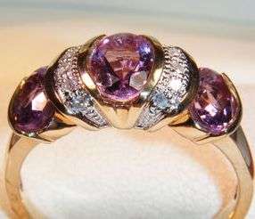 ***MONEY-BACK GUARANTEE***A FINE 9CT YELLOW GOLD DIAMOND & 1.75 CARAT AMETHYST LADIES RING SIZE O