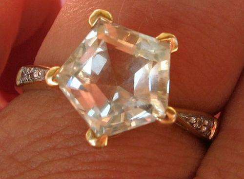 UK HALLMARKED 9CT YELLOW GOLDGREEN AMETHYST AND DIAMOND RING N
