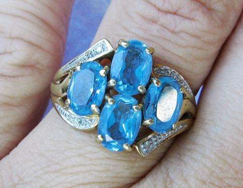 ***MONEY-BACK GUARANTEE***A FINE 9CT YELLOW GOLD 2.50 CARAT TOPAZ & DIAMOND RING SIZE O