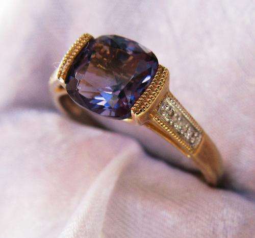 ***MONEY-BACK GUARANTEE*** A FINE 9CT YELLOW GOLD GORGEOUS IOLITE & DIAMOND RING SIZE Q