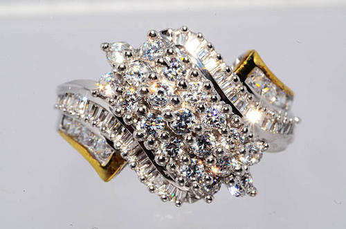 1.61CT NATURAL WHITE TOPAZ CLUSTER RING SIZE 7 GORGEOUS