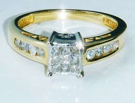 ***R22 600*** AMAZING 18CT YELLOW GOLD .33 CARAT PRINCESS DIAMOND ENGAGEMENT RING SIZE I