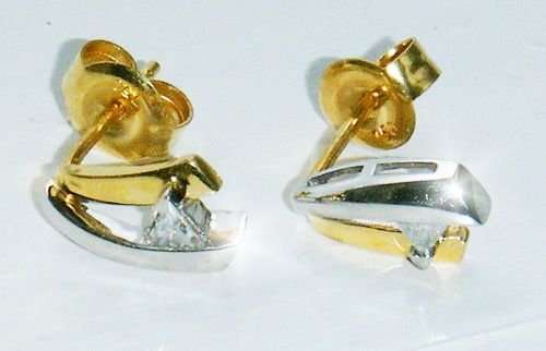 SUPERB 18CT GOLD DIAMOND EARRINGS