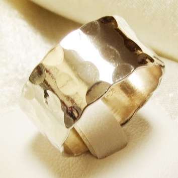 SOLID STERLING SILVER RING SIZE 6 1/2