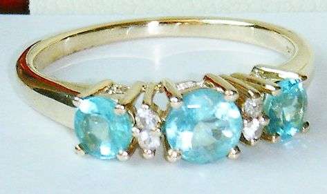 LOVELY 9CT GOLD BLUE TOPAZ & DIAMOND RING SIZE O