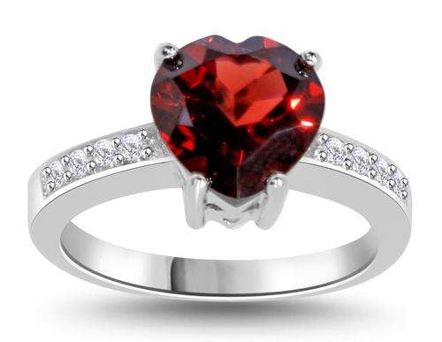 2.5 CT RED GARNET HEART GEMSTONE RING SET IN 925 SILVER SIZE 6.75
