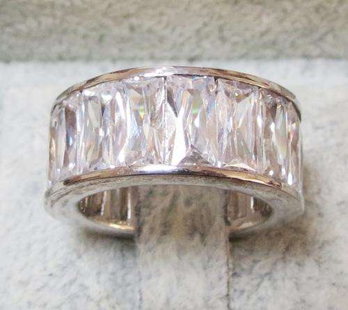SOLID STERLING SILVER AND CZ RING SIZE 6