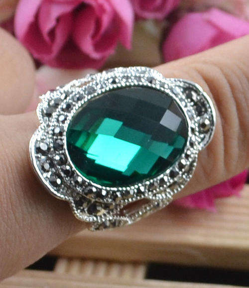 White Topaz Gemstones Silver Plated Ring Size 8
