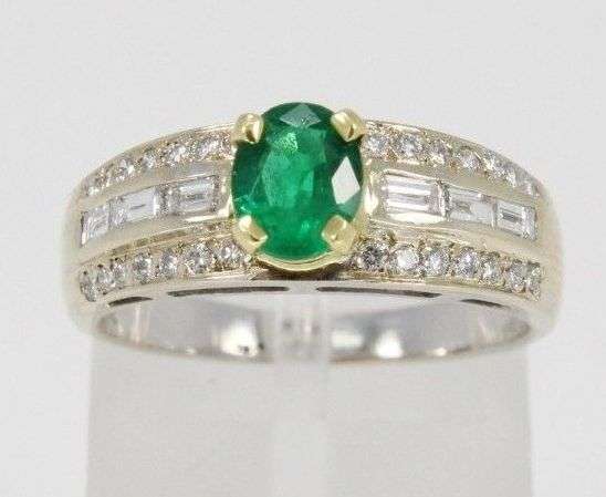 ***IN STOCK!!CERT INCLUDED VALUE R23 490!***18Kt Yellow Gold Columbian Emerald and Diamond Ring