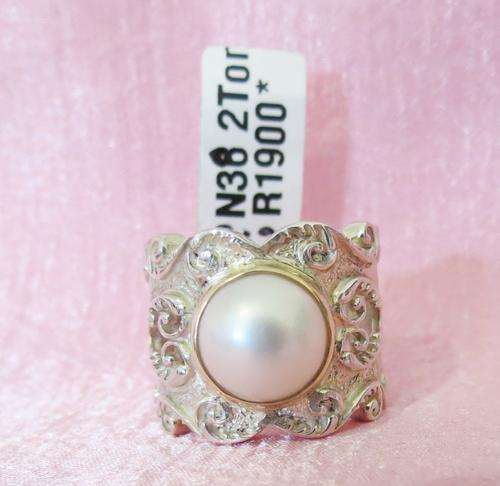 ***IN STOCK!!*** HEAVY 9ct Solid Gold and solid Silver Bulky Two-tone ring