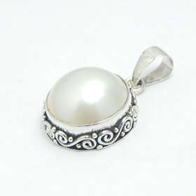 ***IN STOCK*** SOLID STERLING SILVER MABE PEARL PENDANT