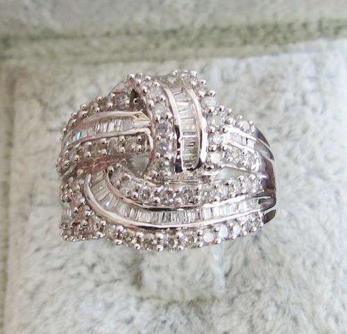**IN STOCK!!!**CERT INCLUDED VALUE R30 105!!** 10K WHITE GOLD 1.12 CTW ROUND BRILLIANT CUT ENGAGEMEN