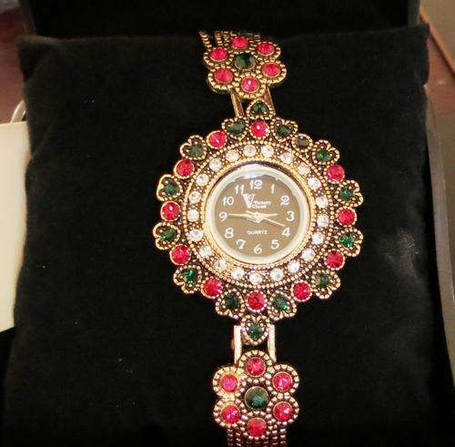 ***IN STOCK***GORGEOUS QUALITY VICTORY CLOUD QUARTZ WATCH