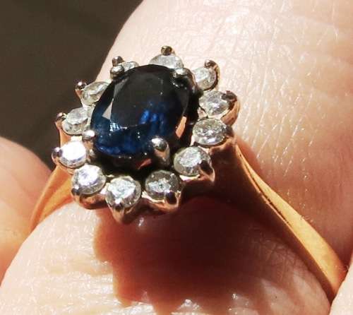 ***IN STOCK*** ANTIQUE 18CT GOLD  LOVELY SAPPHIRE AND DIAMOND LADY DI STYLE ENGAGEMENT OR DRESS RING