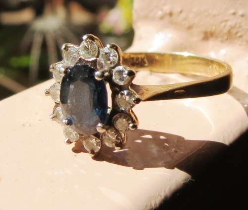 ***IN STOCK*** ANTIQUE 18CT GOLD  LOVELY SAPPHIRE AND DIAMOND LADY DI STYLE ENGAGEMENT OR DRESS RING