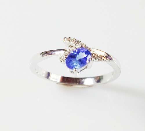 ***IN STOCK***TANZANITE SET IN SOLID STERLING SILVER RING SIZE 9