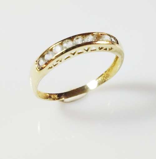 ***IN STOCK***9CT GOLD RING SET WITH CZ SIZE 7