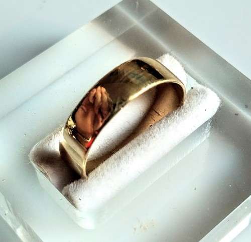 ***IN STOCK!!*** 9CT SOLID GOLD, 2.5 GRAM, 5MM WIDE WEDDING RING SIZE 8