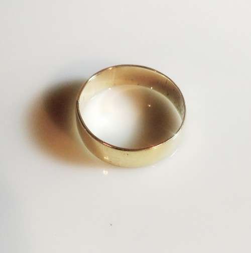 ***IN STOCK!!*** 9CT SOLID GOLD, 2.5 GRAM, 5MM WIDE WEDDING RING SIZE 8