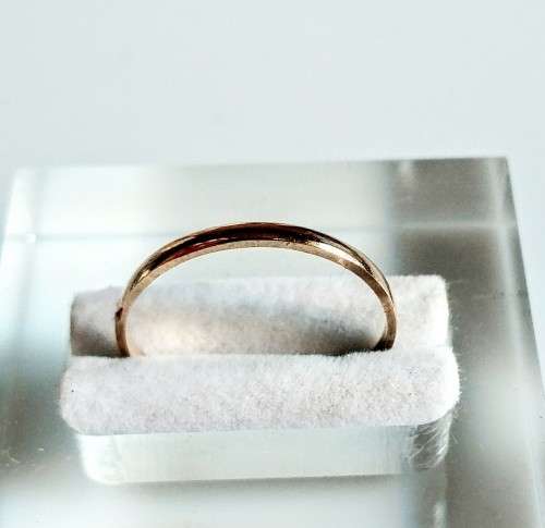 ***IN STOCK!!*** 9CT SOLID GOLD, 0.8 GRAM, 2MM WIDE WEDDING RING SIZE 8