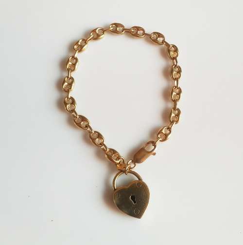 ***IN STOCK!!*** 9CT SOLID GOLD, 11.1 GRAM, 5MM WIDE BRACELET WITH HEART LOCKER