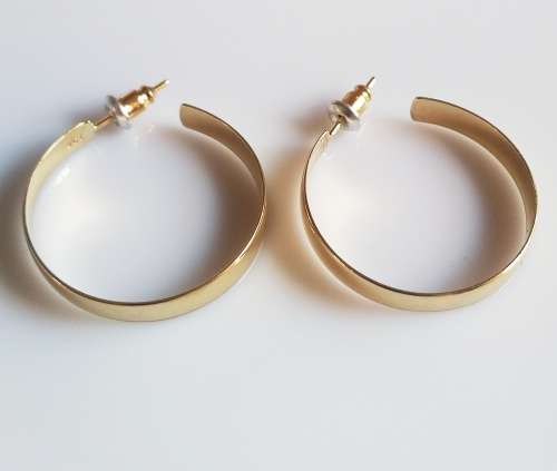 ***IN STOCK!!*** 9CT SOLID GOLD, 3.7 GRAM, 4MM WIDE HOOP EARRINGS