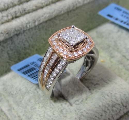 ***IN STOCK***1.05CT DIAMOND TWO TONE QUAD HEAD ENGAGEMENT RING WITH PINK BASKET