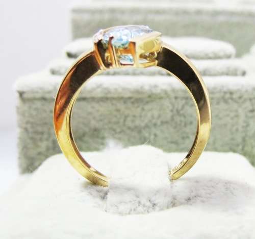 ***IN STOCK***GORGEOUS TOPAZ AND DIAMOND SOLID 14 CT GOLD DRESS RING