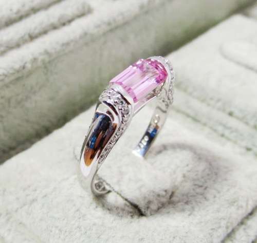 ***IN STOCK***GORGEOUS TOURMALINE AND DIAMOND SOLID 14 CT GOLD RING