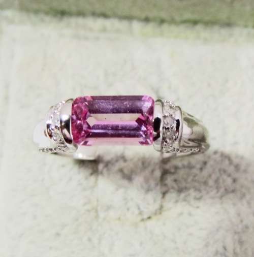 ***IN STOCK***GORGEOUS TOURMALINE AND DIAMOND SOLID 14 CT GOLD RING