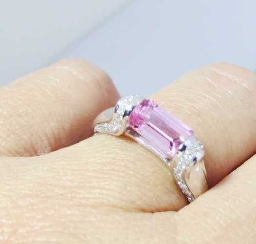 ***IN STOCK***GORGEOUS TOURMALINE AND DIAMOND SOLID 14 CT GOLD RING