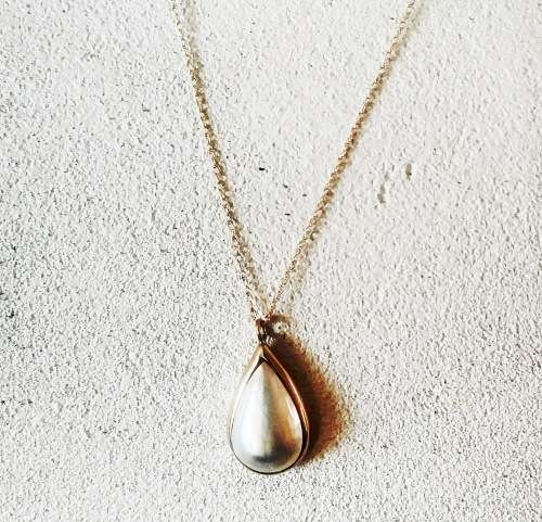 ***IN STOCK***10K Solid Yellow chain - 45 cm with beautiful teardrop mabe pearl