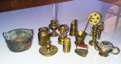 Random brass items for a 1/12 scale dollhouse