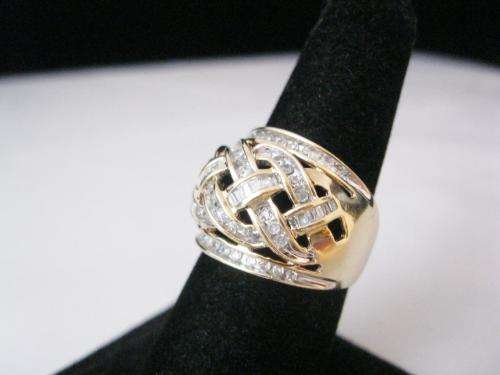 **IN STOCK!!** REAL STONES!!** 10K YELLOW GOLD 1.0 CT. BAGUETTE & ROUND DIAMOND WIDE BAND CHANNEL