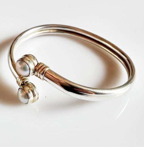 ***IN STOCK***925 STERLING SILVER PEARL BANGLE HANDMADE IN MUSCAT, OMAN. HEAVY 12.4 GRAM SILVER