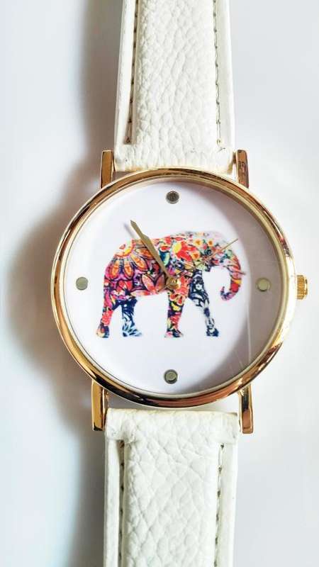 ***IN STOCK*** BEAUTIFUL AND BIG WOMANS WATCH