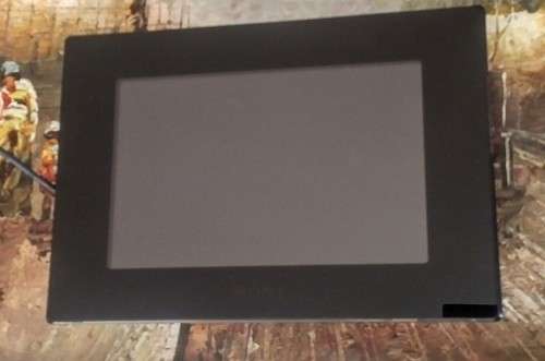 SONY HD800 8" DIGITAL PHOTO FRAME