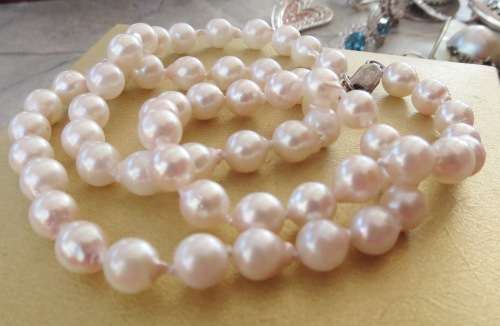 **IN STOCK!!** Real string of pearls
