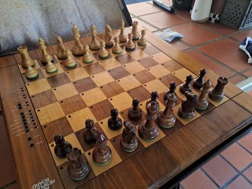 Huge electronic wood chess set AVE
