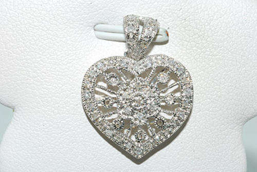 ***R7 420***.25CT DIAMOND HEART PENDANT