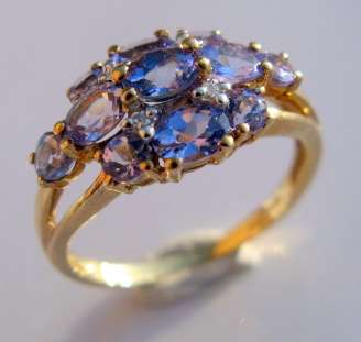 ***R18 880*** 9CT GOLD TANZANITE & DIAMOND RING SIZE L