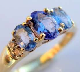 9CT GOLD TANZANITE & DIAMOND RING
