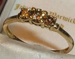9CT SOLID GOLD.50CT CONYAC DIAMOND STUNNING RING - S
