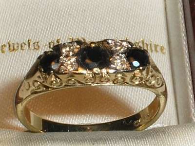 9CT SOLID GOLD SAPPHIRE & DIAMOND CLUSTER RING SIZE N