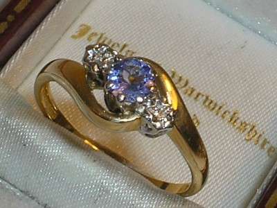 9CT SOLID GOLD TANZANITE & DIAMOND TRILOGY RING - N