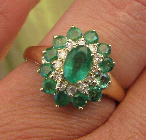 ***R38 000*** SUPERB 9CT GOLD EMERALD & DIAMOND CLUSTER RING 6.5