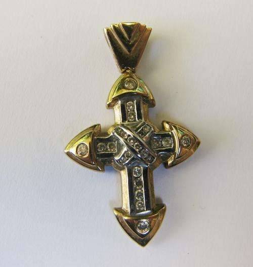 SUPERB 9CT GOLD DIAMOND CROSS PENDANT