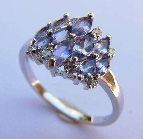 ***R24 890*** SUPERB 9CT WHITE GOLD TANZANITE & DIAMOND RING SIZE Q