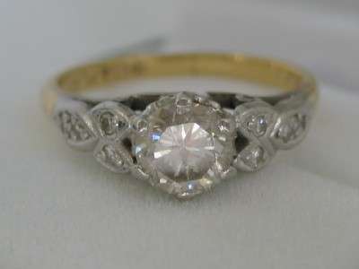 ***R45 200*** SOLID 18CT GOLD & PLATINUM DIAMOND SOLITAIRE STYLE RING